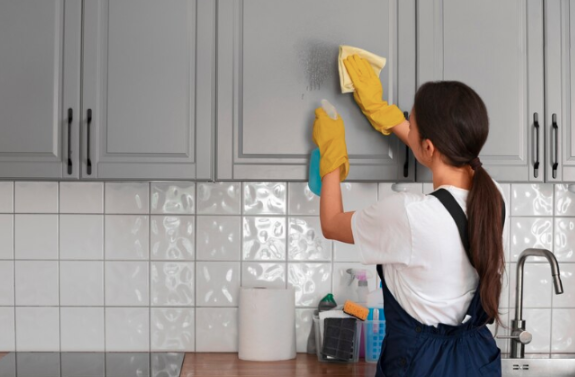 Ultimate Guide to Airbnb Home Cleaning: 8 Expert Tips for a Sparkling Space thumbnail image